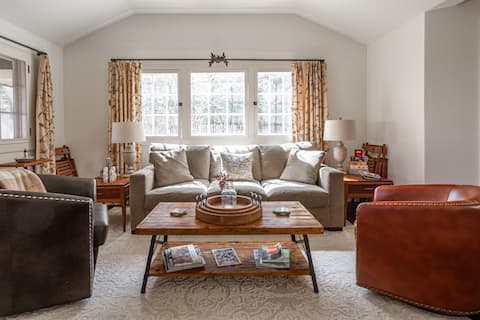 Goat Hill Cottage 2BR, Fireplace, Fire Pit, Views