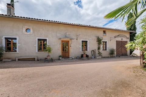 Large charming house with pool
