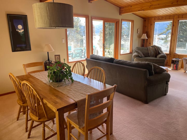 Steps From The Lake, Spectacular Views, Cozy Home. - Lake Country