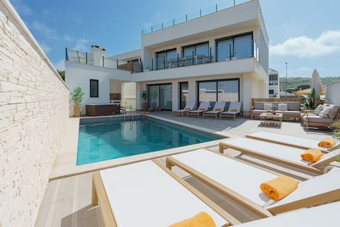 Beach Villa with ocean view