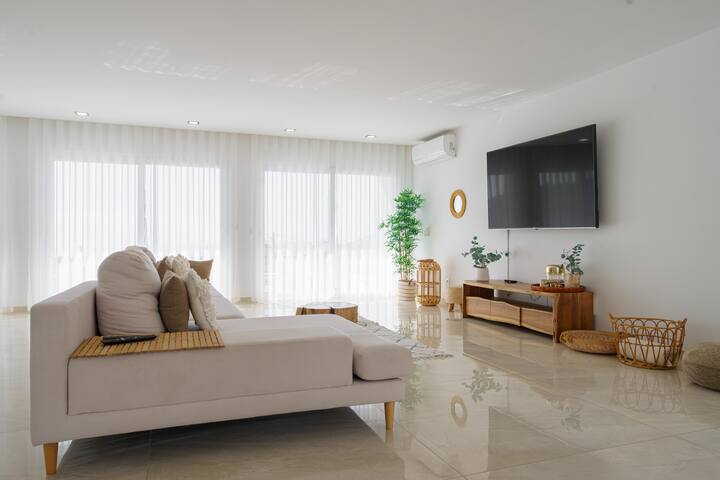 Beach Villa with ocean view gallery image 5