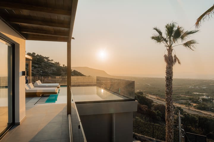Sunset Escape Luxury Villa in Hersonissos