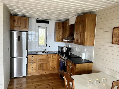 Top Airbnb: Lakeside natur stay w boat, gym and swimming dock in Borås
