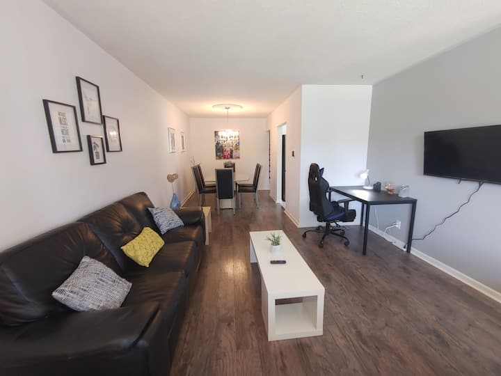 Clean Quiet Place To Stay & Rest - Oakville