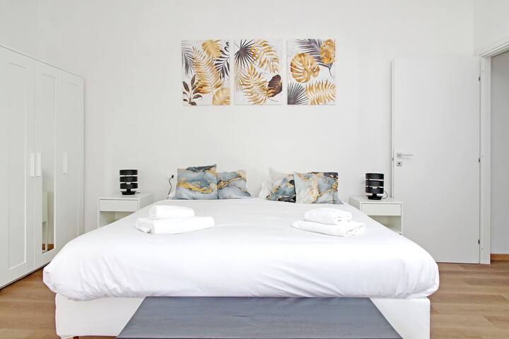 Trastevere 3 by Flatinrome for groups and families