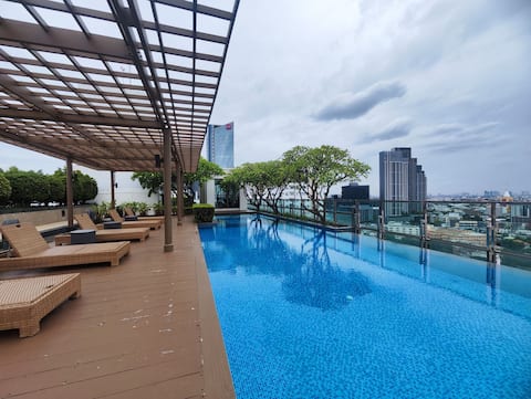 1 min walk to BTS Udomsuk •Sky pool• Sukhumvit 103