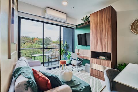 River view! & Cozy Apt. Central Modern Amenities