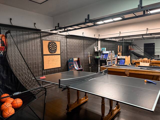 Massive Pool Home w/ Tennis, Basketball, & Arcade gallery image 2