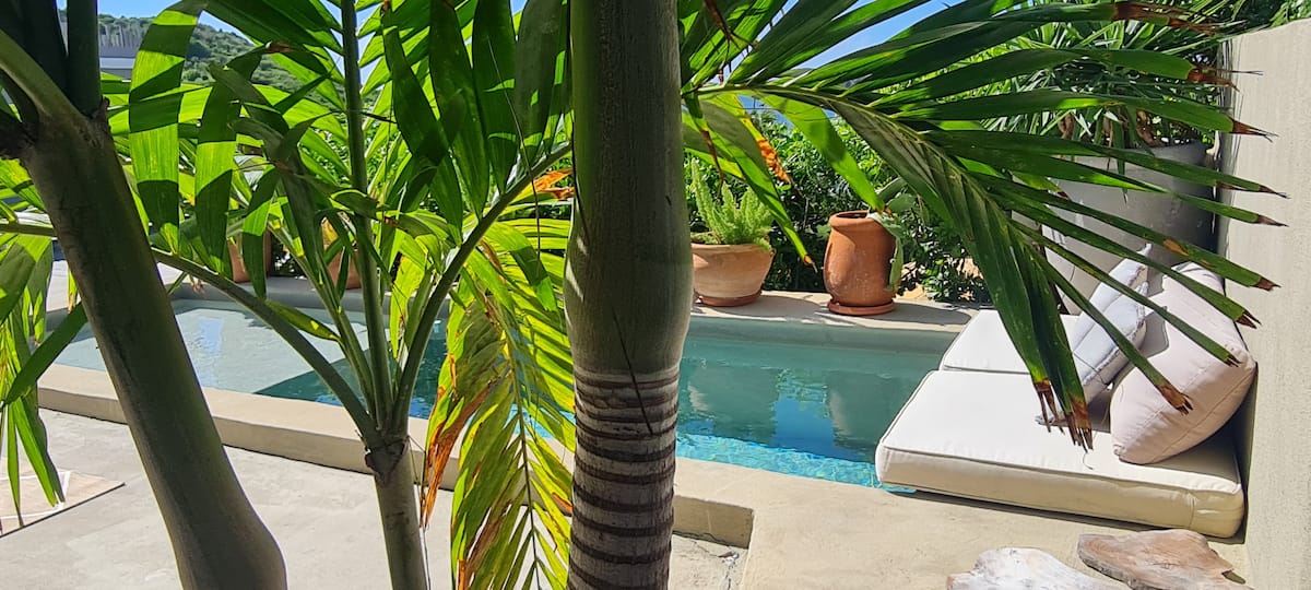 Villa Palm Blue à Cul-de-Sac, terrasse ouverte sur la baie de Pinel