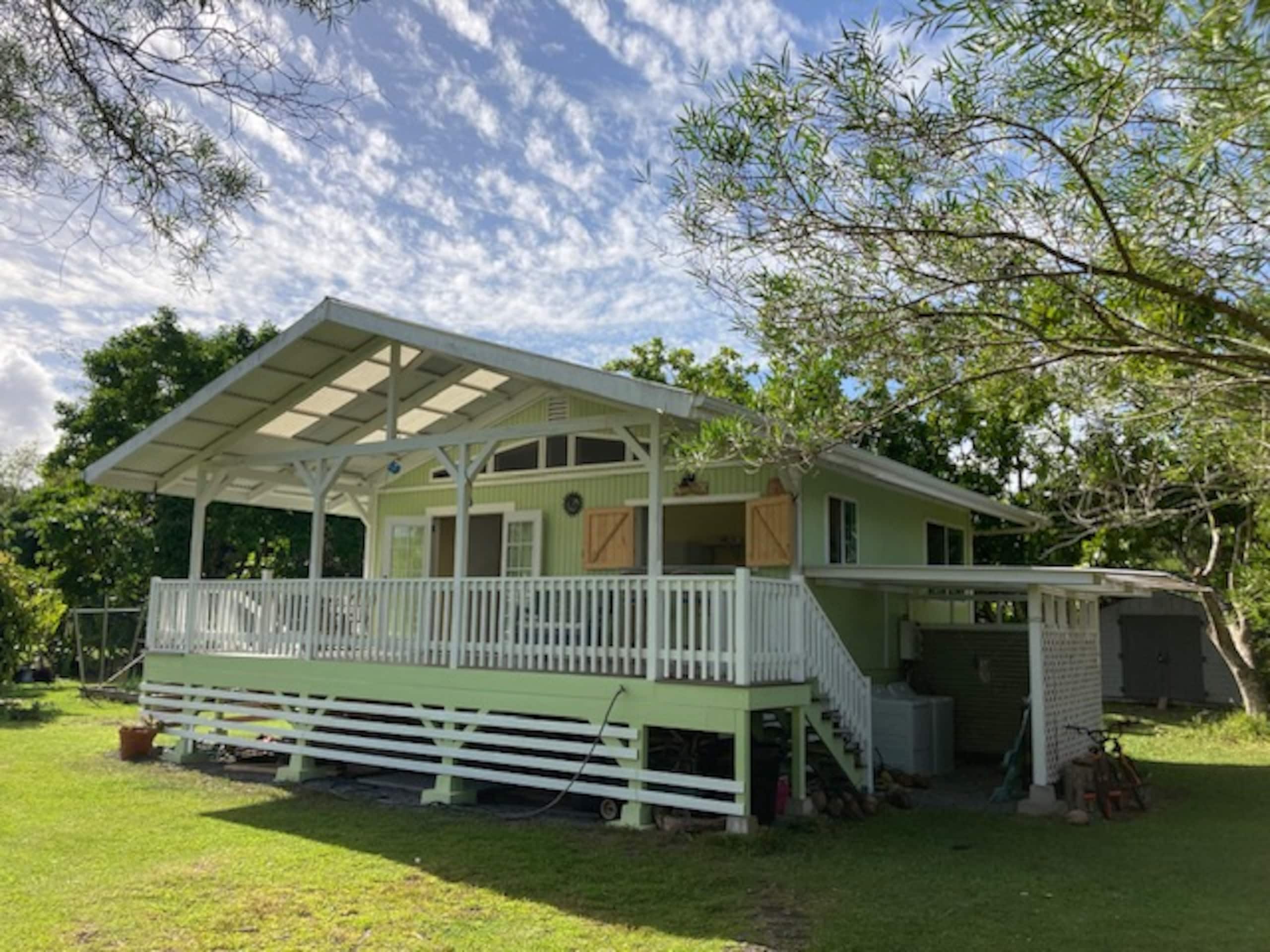 Cabin in Keaau · ★4.92 · 1 bedroom · 2 beds · 1 private bath - Image 9