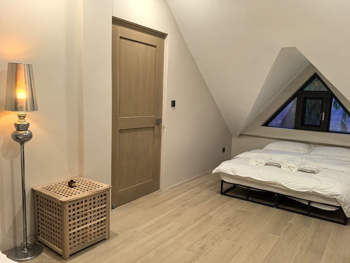 საძინებელი 4