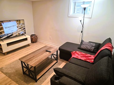 Popular Airbnb listing: Spacious & Cozy 2 Bedroom Unit in York Centre
