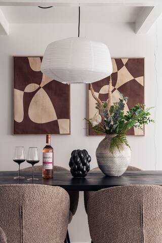 Unique 4-level townhouse w/ Terrace gallery image 2