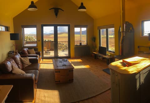 Top performing Airbnb: Libertus Lodge. A secluded Cabin in Gorthleck. in Highland