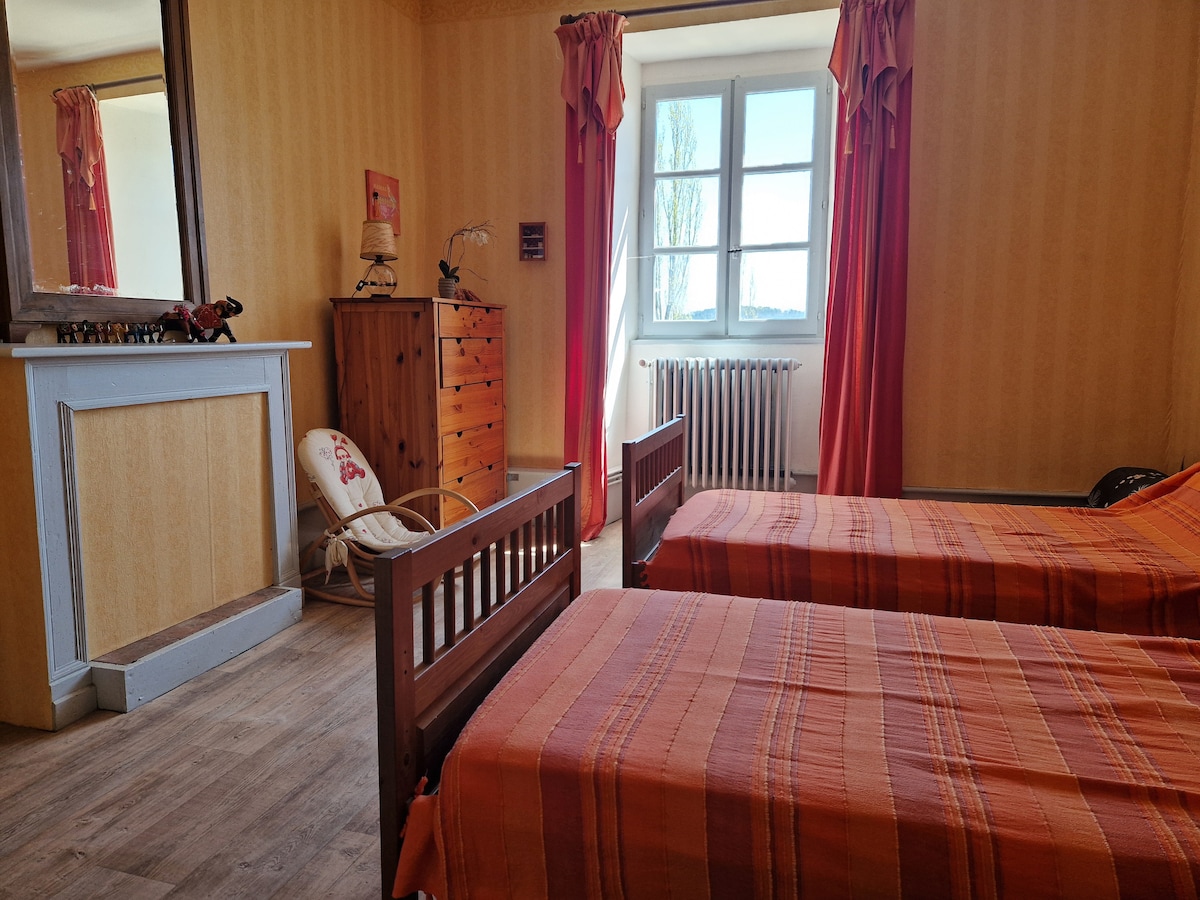 საძინებელი 1