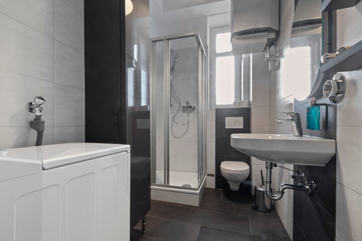 ※ Flatista Homes – Isabella※ 3BR Deluxe gallery image 3