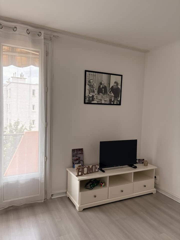 Appartement Entier Proche Commerces, Et Commodités - Béziers