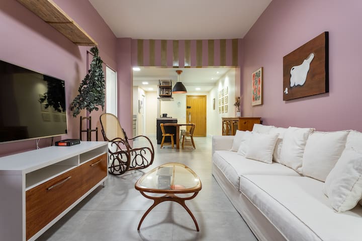 CurtaLeblon: Renovated, 2 Bdroom, 8 min from beach