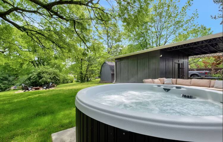 Encore Escape: Stylish Nashville Home w/ Hot Tub gallery image 3
