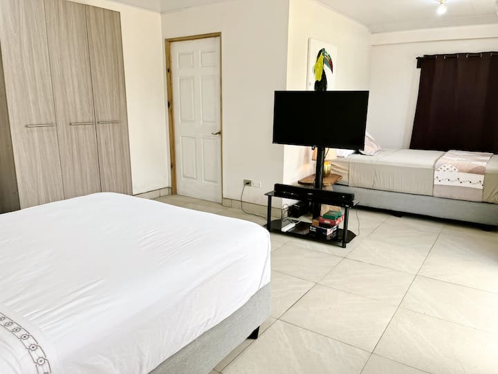 Ambas camas tamaño queen