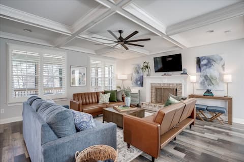 Popular Airbnb listing: Augusta Abode | HotTub • Theater • Bball • Masters in Evans