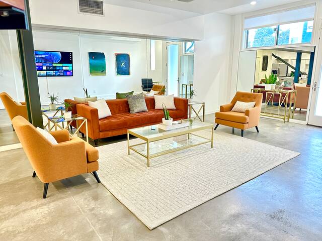 Modern & Spacious 2000 ft², Mins to Beach & Pier