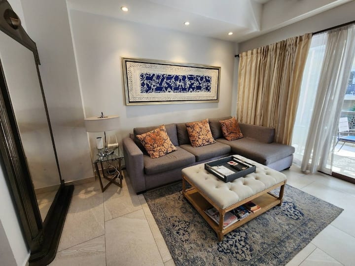 Next To Nightlife And 3minute Walk To Beach - Puerto Vallarta