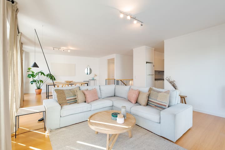 Penthouse For The City Lovers – Parking & Views