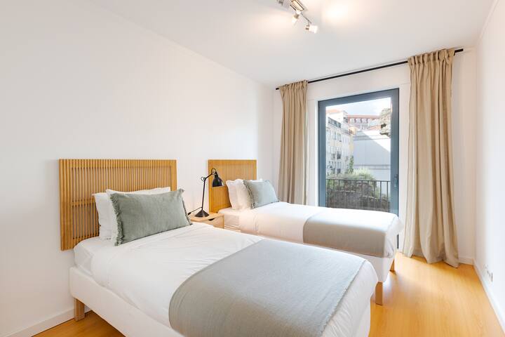 Penthouse For The City Lovers – Parking & Views gallery image 5