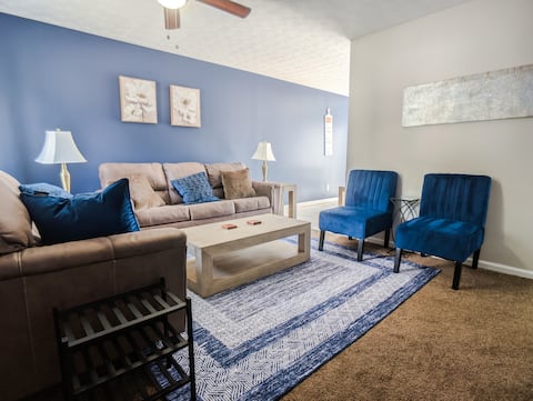 Cozy 1-Story | King Bed | BBQ | Walk to Whit’s!