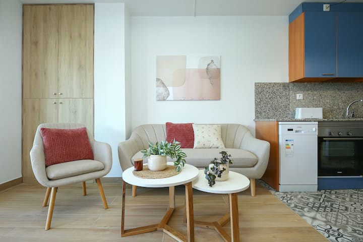 V031-bel Appartement Rénové Avec Piscine à Roses - Roses