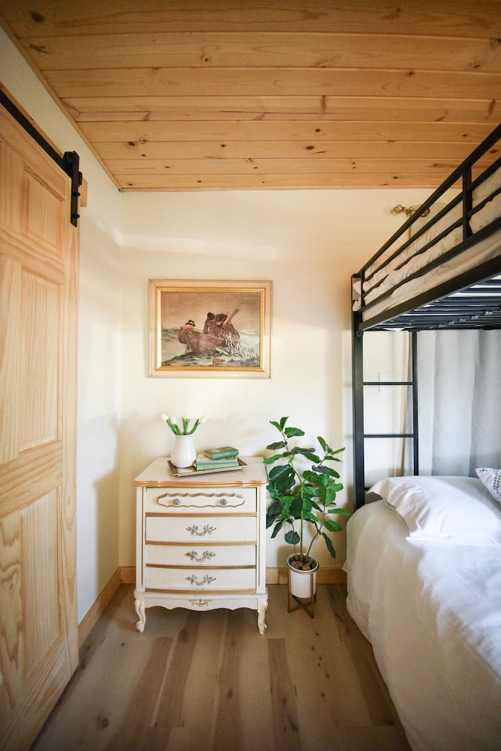 საძინებელი 1