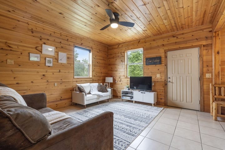 » Up To 5 Riverfront Cabins At James River Landing - Spokane, MO