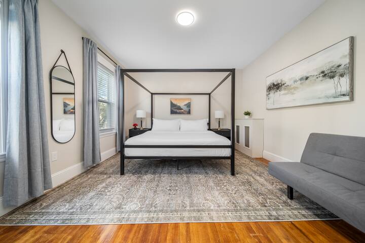 Large Duplex Free Prkg mins 2 Train downtownFenway gallery image 3