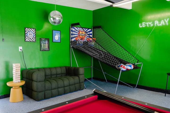 Modern Pool House I 4Beds I Spa I Game Room gallery image 5