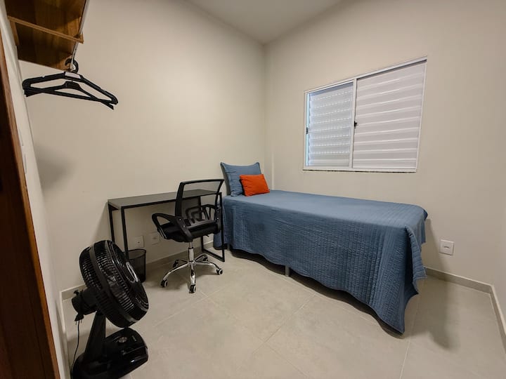 Schlafzimmer 2