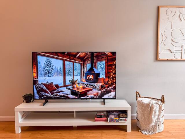 Waterfront | Steps to Pike Place | Free Parking gallery image 4