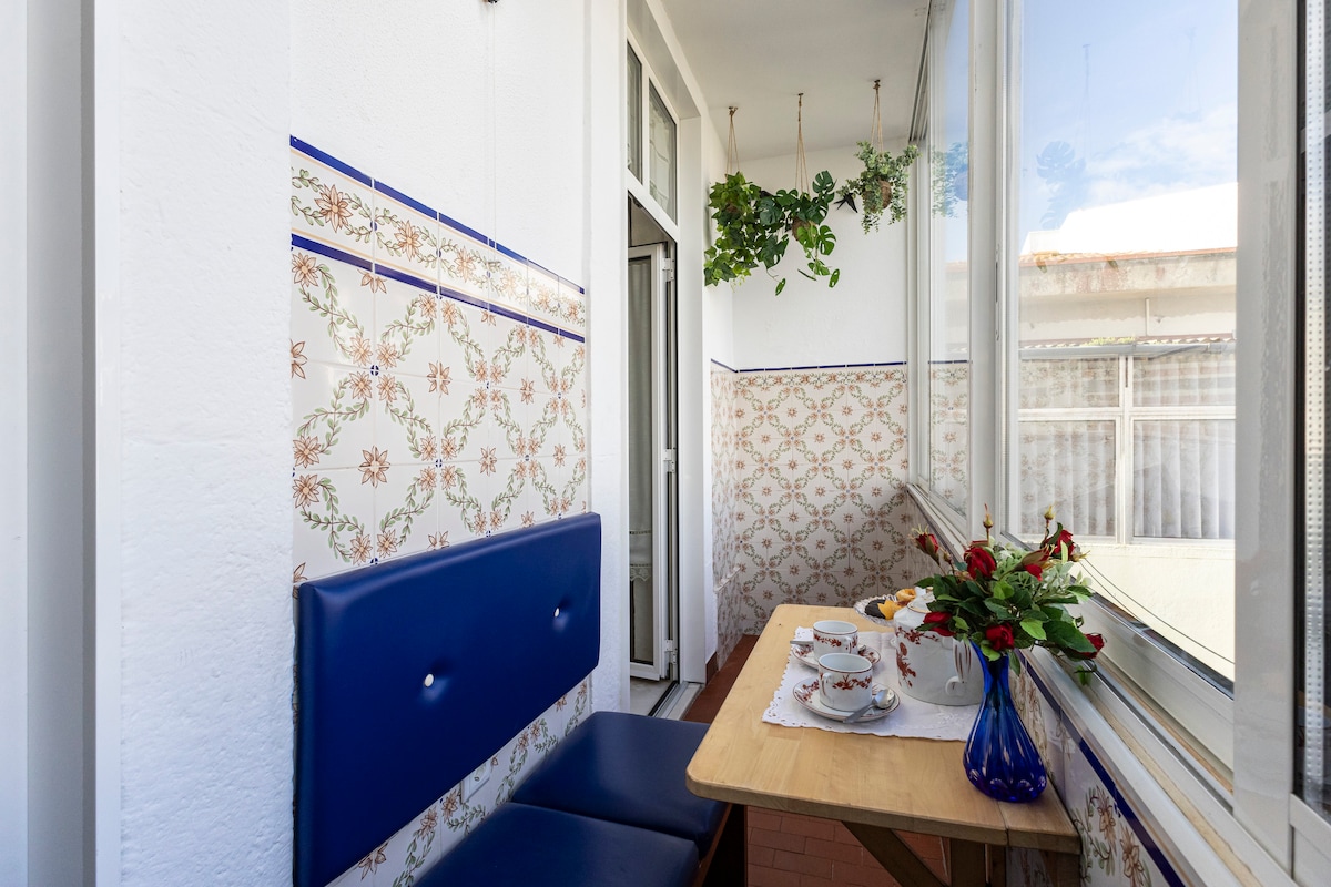 2-Bedroom Retreat in the City Center, Close to the Metro, with A/C ...