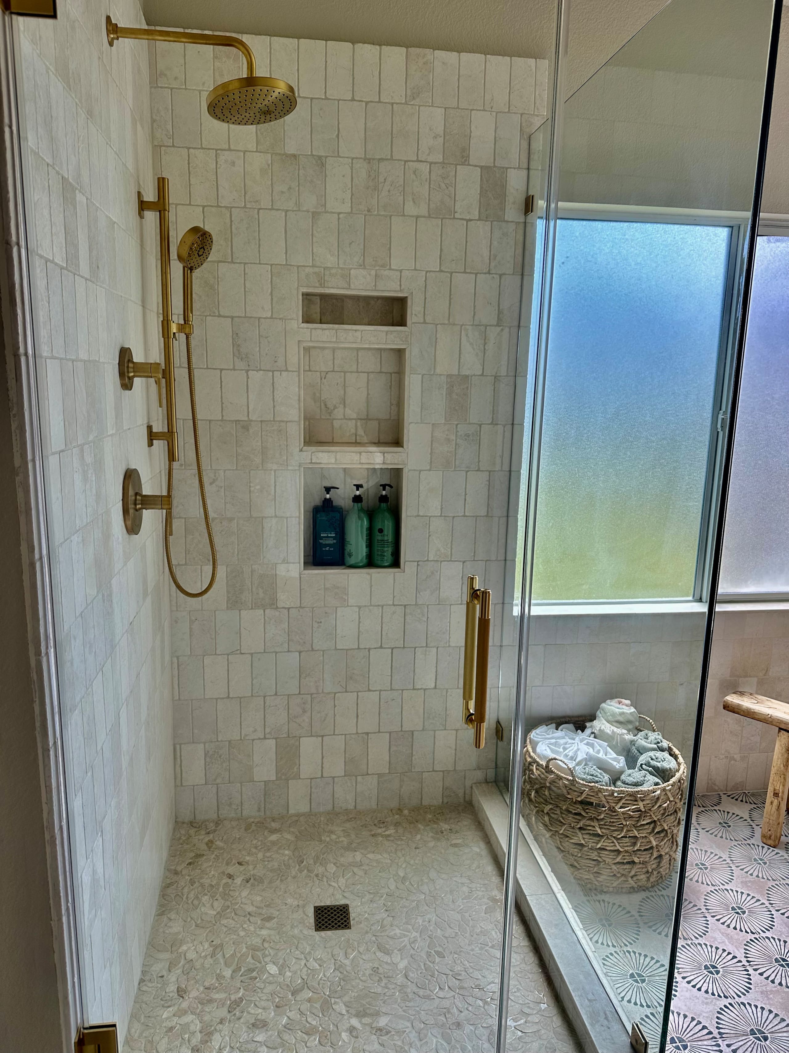 Home in South San Francisco · ★4.94 · 4 bedrooms · 4 beds · 3 private baths - Image 14