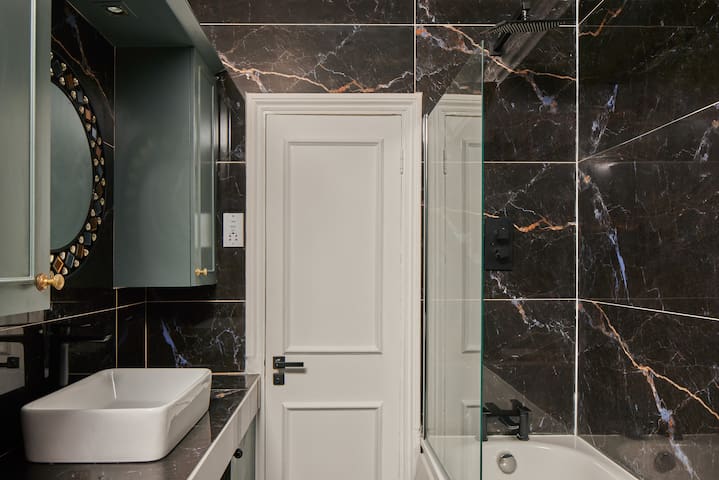 Mayfair’s Finest | Classically British | Luxury gallery image 5