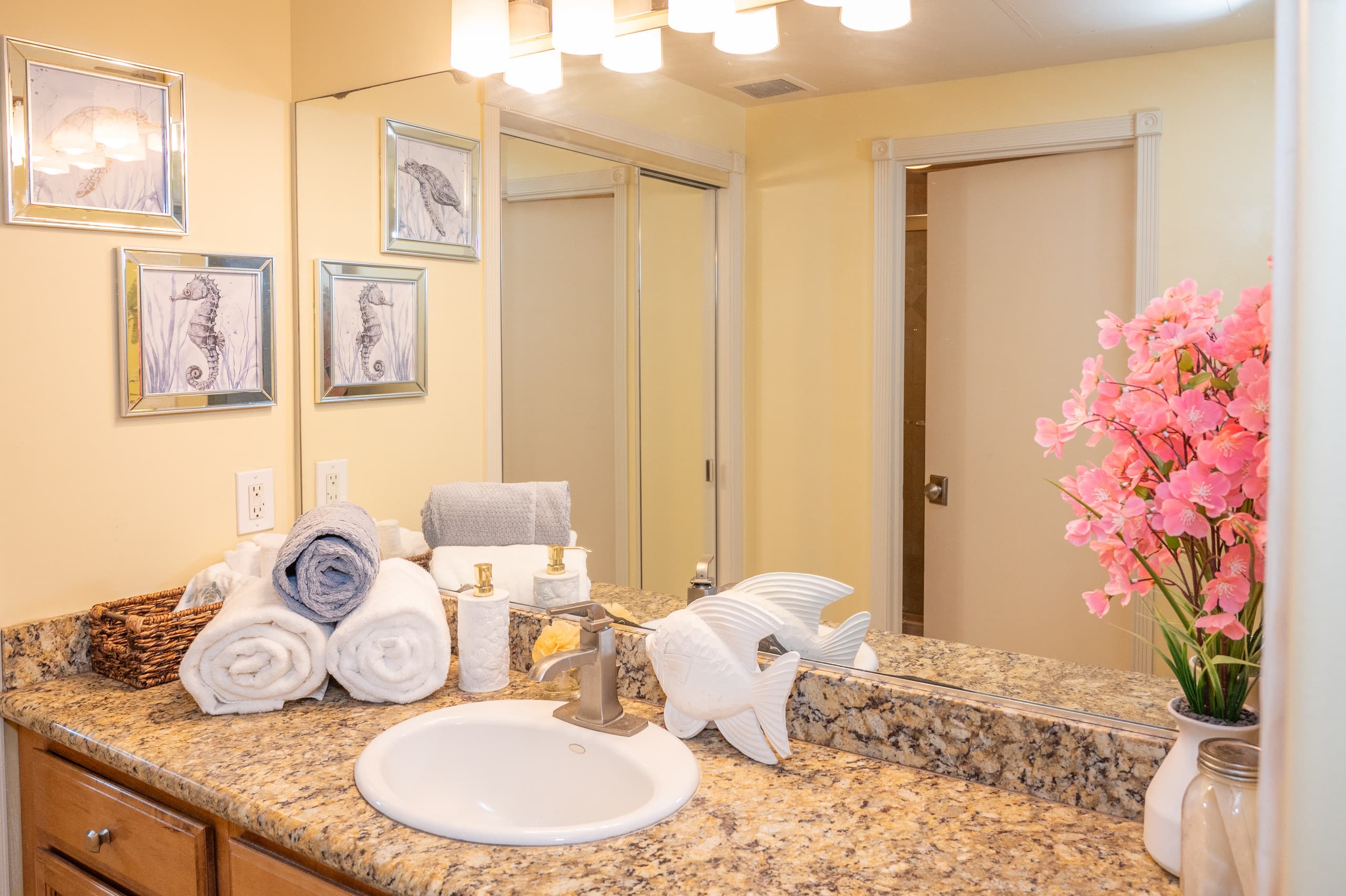 Condo in Princeville · ★4.96 · 1 bedroom · 2 beds · 1 private bath - Image 12