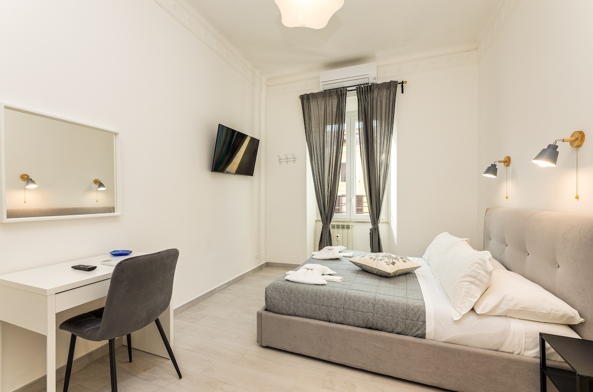 Спална соба и работно биро