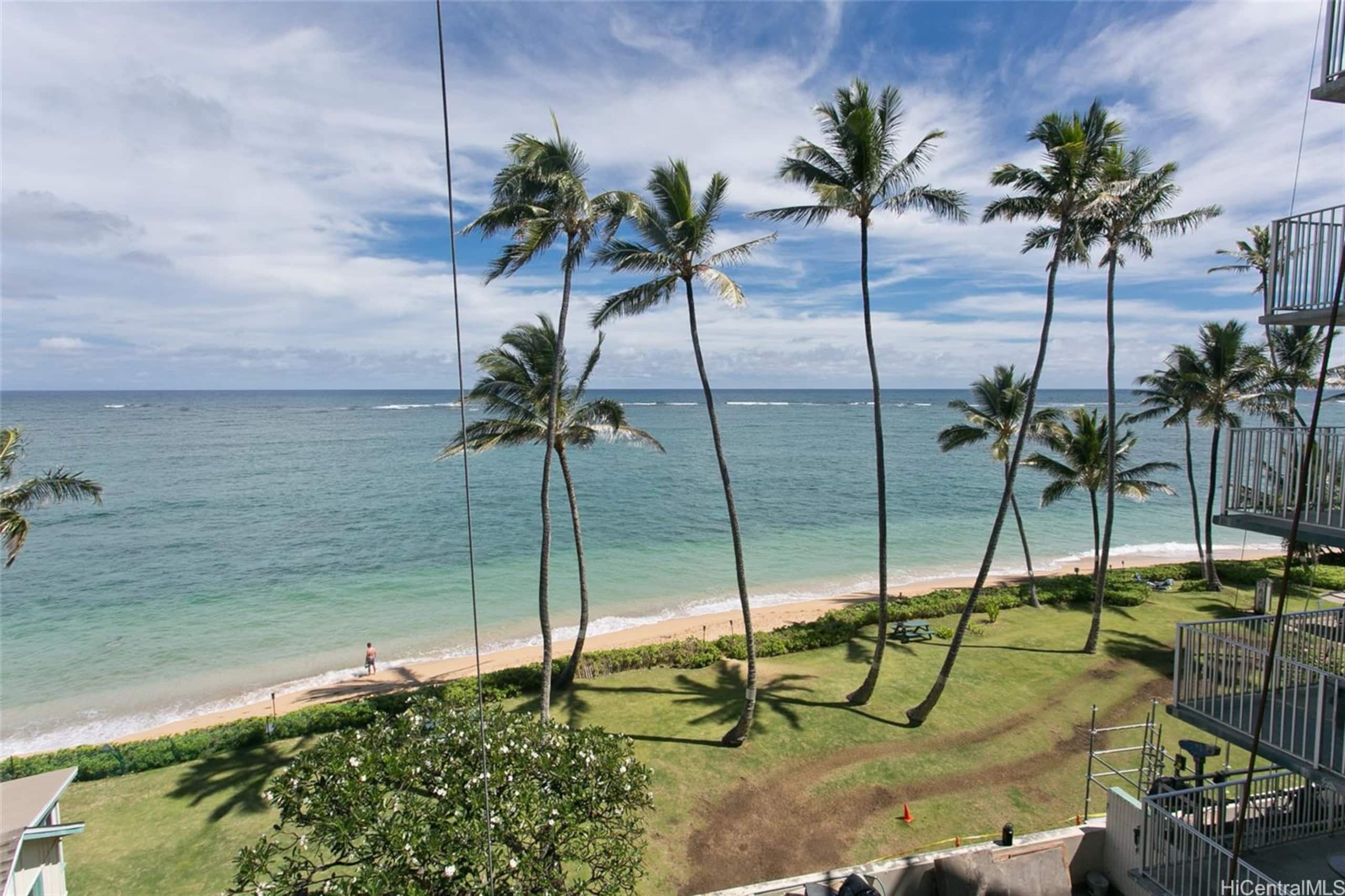 Condo in Hauula · ★4.7 · 1 bedroom · 2 beds · 1 private bath - Image 32
