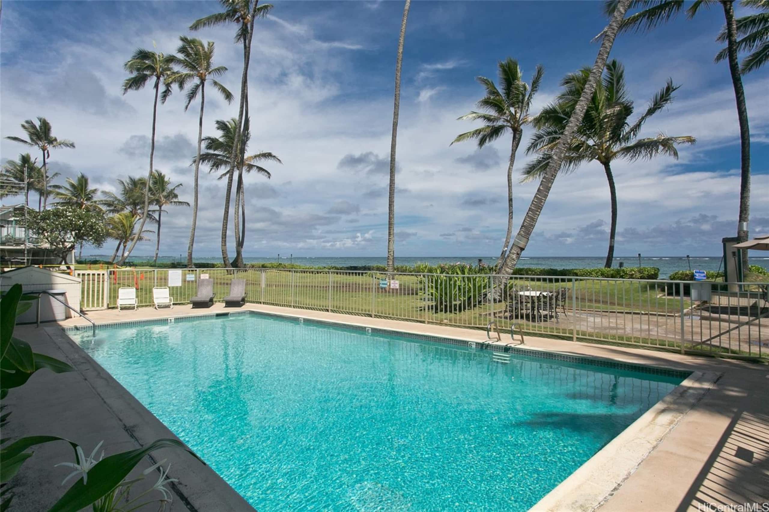 Condo in Hauula · ★4.7 · 1 bedroom · 2 beds · 1 private bath - Image 21