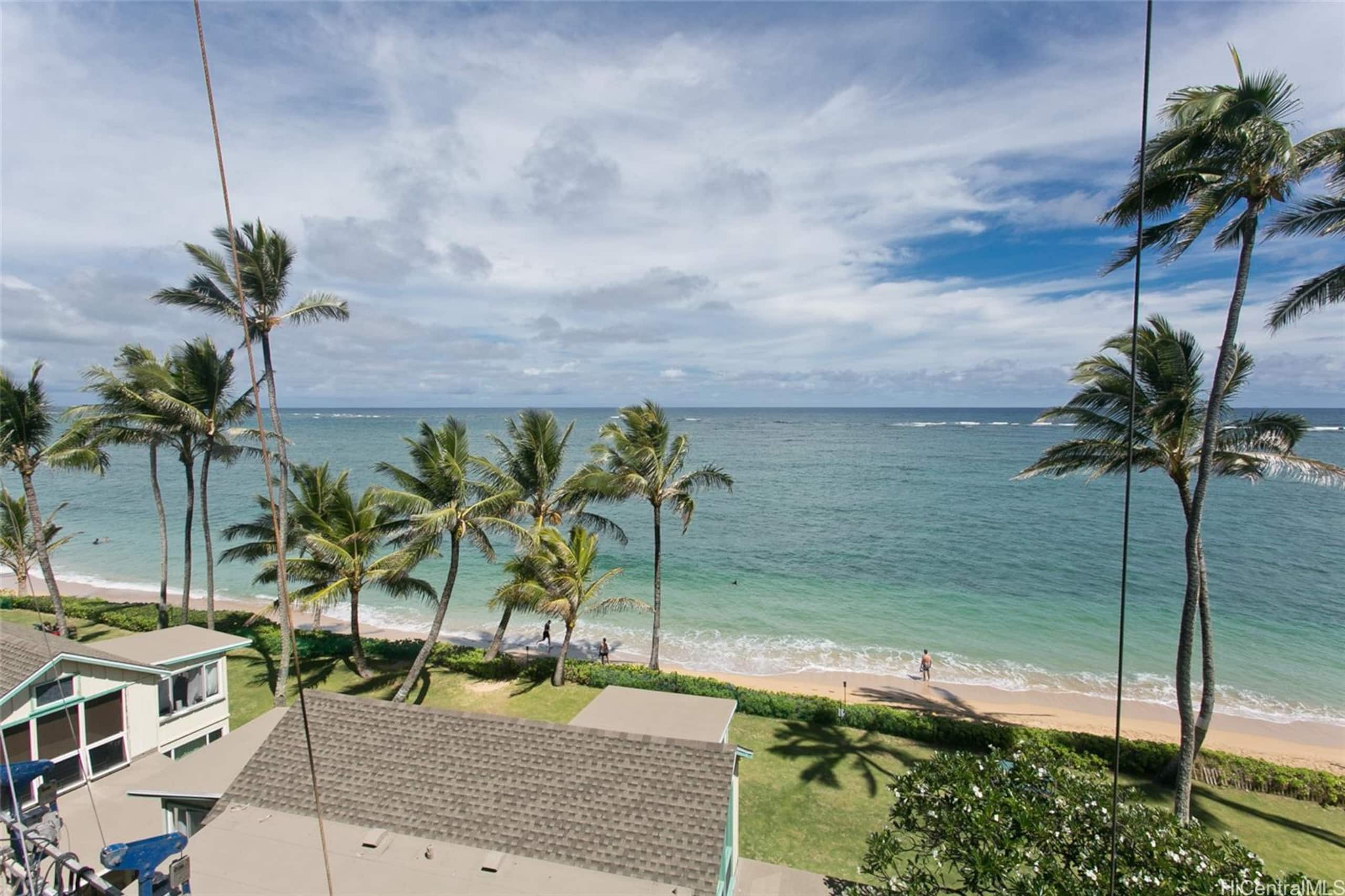 Condo in Hauula · ★4.7 · 1 bedroom · 2 beds · 1 private bath - Image 31