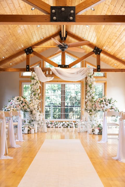 Luxe Farm House for Weddings & Events Pool HotTub