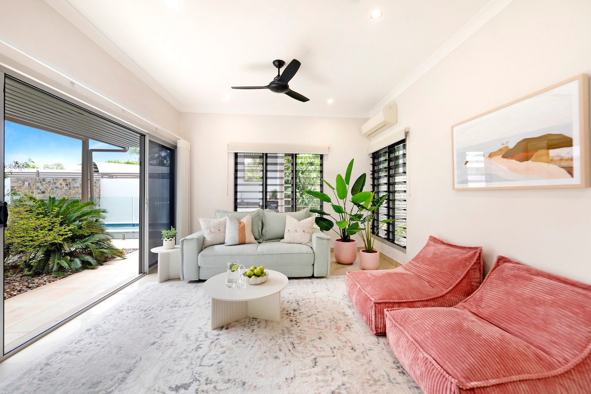 Stropné ventilátory a chladenie zabezpečujú vaše celoročné pohodlie v obývacom priestore.