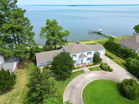 Magical Waterfront Home Dock, Firepit, Family Fun!