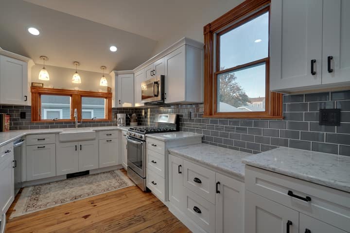 Classic Shore House & Private 1 Bed Apt Near Beach - Point Pleasant Beach, NJ