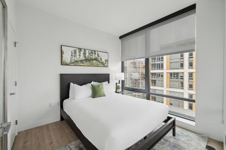 2 BDRM Apt + Balcony | Navy Yard – Buzzard Point gallery image 4